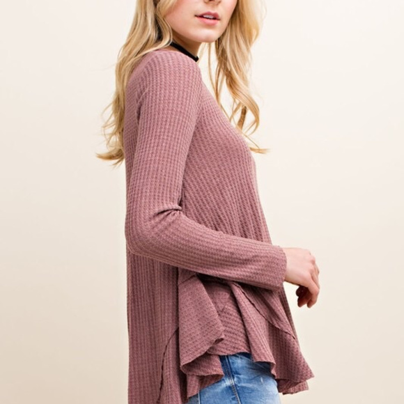 ❗️NOW AVAILABLE❗️Ruffled Thermal Top - Picture 2 of 3